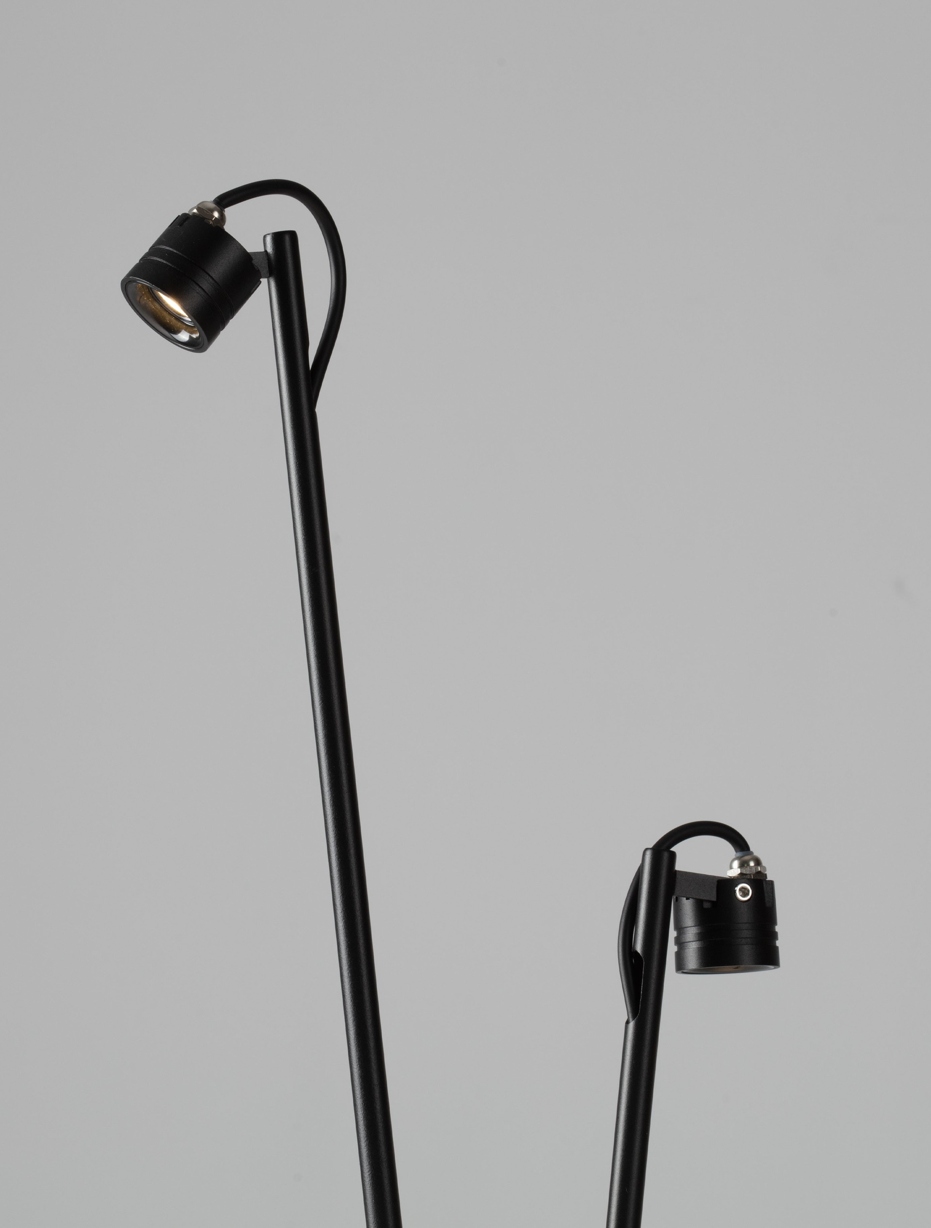 SENTO | L 26 H 70 cm | 6 W | 3000 K | 270 lm | IP65 | Black | Aluminum